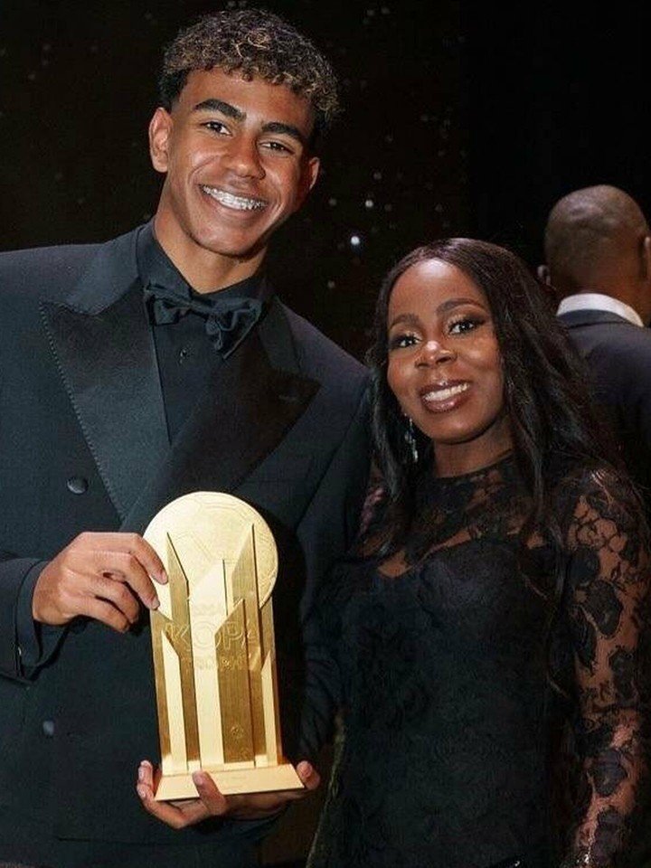 Lamine Yamal junto a su madre, Sheila Ebana. (Vaniatis)