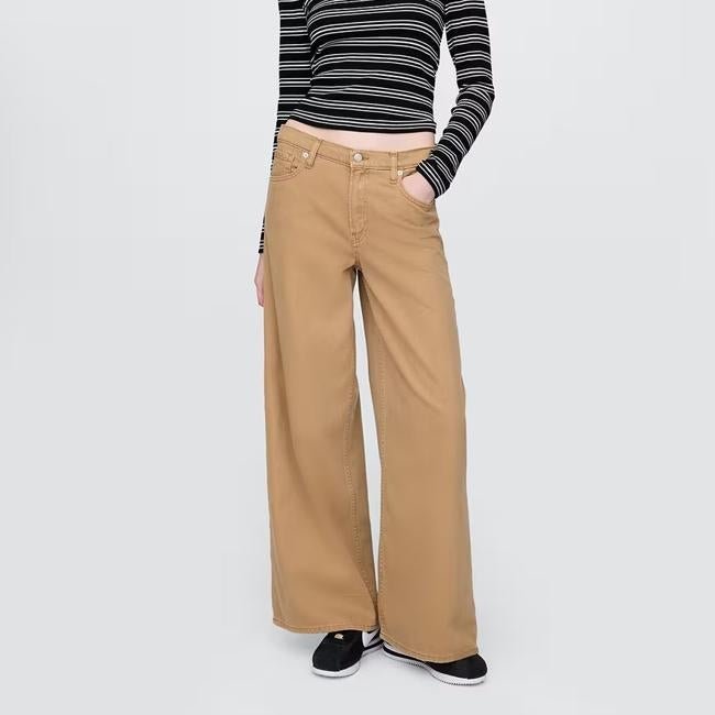 Pantalón de tiro bajo de Gap, 31,98 euros..