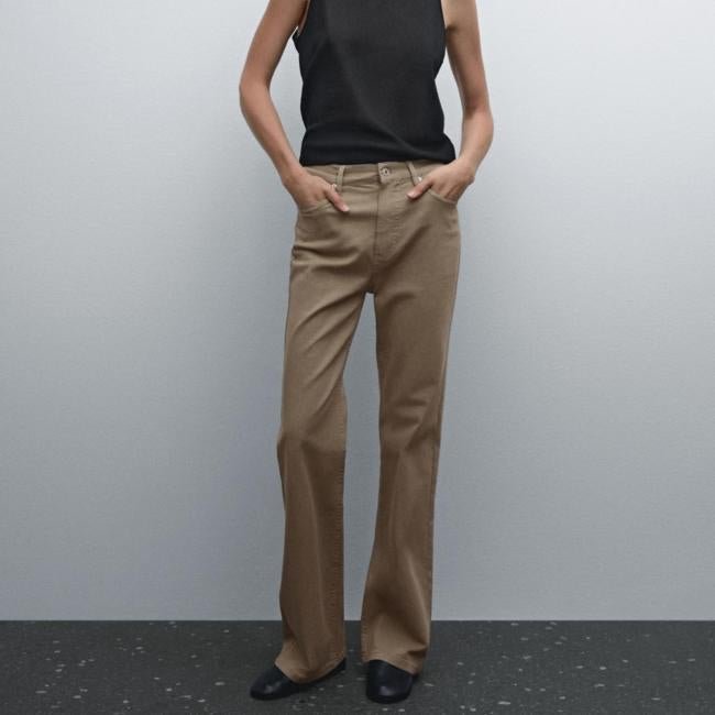 Vaquero tiro medio de Massimo Dutti, 29,95 euros.