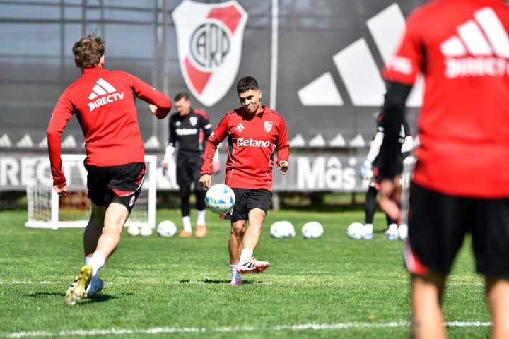 Quintero en acción en la práctica. Prensa River.