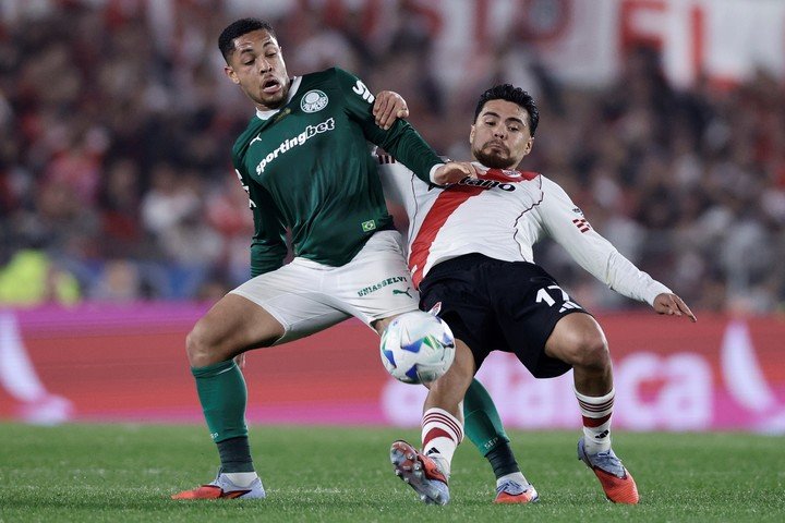 Vitor Roque, que la rompió contra River, tampoco estará en Chile (EFE/ Juan Ignacio Roncoroni).