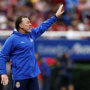 Milito y su sinceridad sobre supuesta oferta de Independiente: “Yo estoy contento en Chivas”