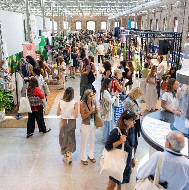 El espacio The Partners Lounge fue como la «hora del recreo», un lugar donde pasearse, picar algo e informarse.