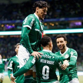 Tomá nota, Gallardo: Palmeiras goleó y clavó cuatro en un tiempo con hat-trick de Vitor Roque