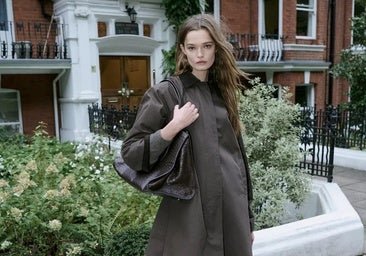 Abrigos con bufanda, así se lleva la tendencia que arrasa: nuestros favoritos para el invierno
