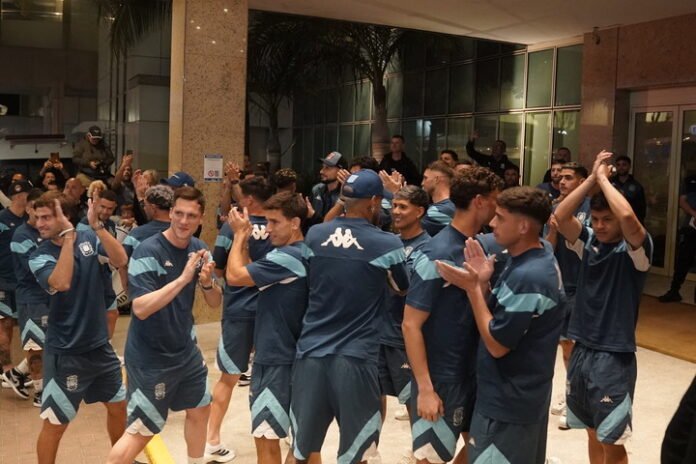 Así amaneció Racing: del Maracanazo de sus hinchas al cuidado extremo en la previa
