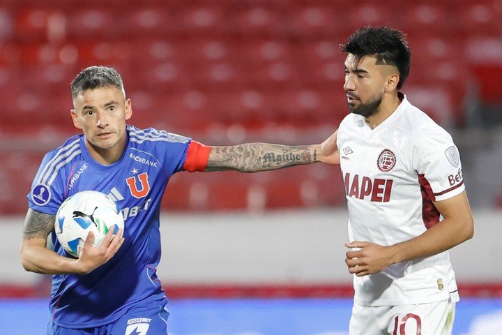 Lanús recibe a la U. en busca de la final (EFE).