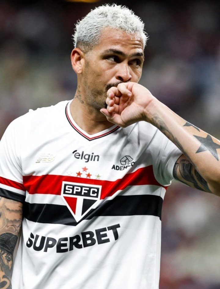 Luciano marcó el 2 a 0 de San Pablo.