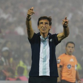 Costas, tras la eliminación de Racing: "River frizó el partido"