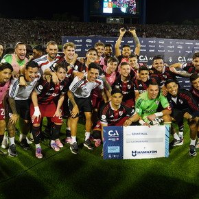 Con un gol de Maxi Salas, River le ganó a Racing y se metió en semis de la Copa Argentina