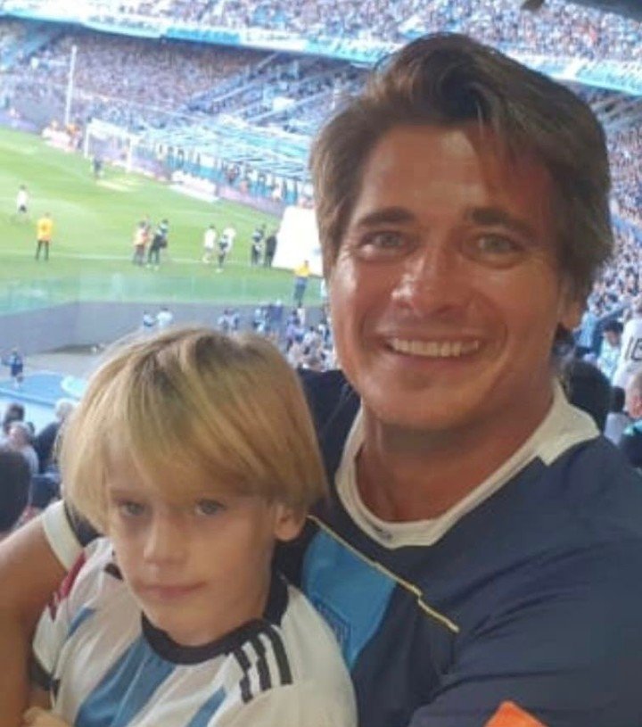 Andino, junto a su hijo en el Cilindro.