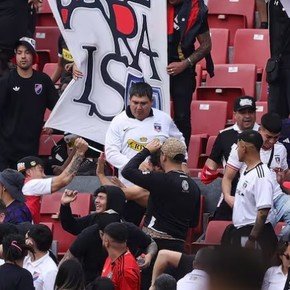 Cuchillazos en la hinchada de Colo Colo: un video de la violencia