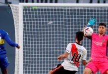 El técnico de Lanús invocó a Diego Maradona tras consagrarse finalista de la Sudamericana: «Ojalá nos haya podido ayudar»