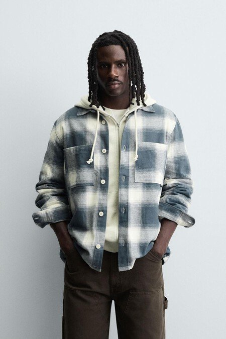 Entre Capas Texturas Y El Regreso Del Estilo Grunge Las Camisas De Franela Vuelven A Marcar Tendencia Para Este Otono Escribir Tu Estilo A Cuadros