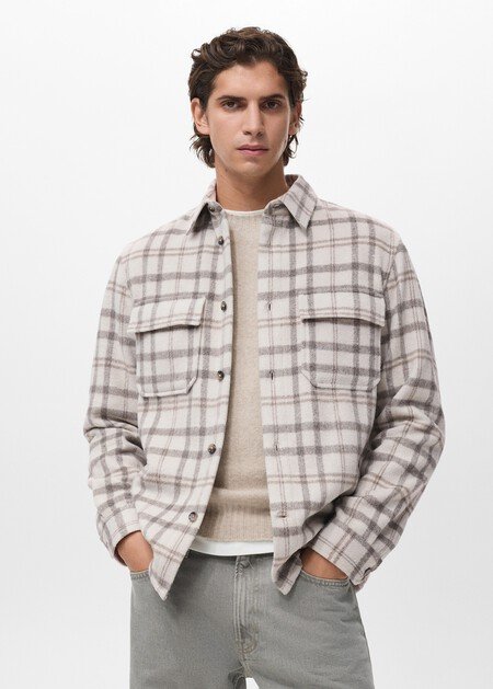 Entre Capas Texturas Y El Regreso Del Estilo Grunge Las Camisas De Franela Vuelven A Marcar Tendencia Para Este Otono Escribir Tu Estilo A Cuadros