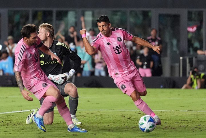 El Inter de Messi y Suárez no depende de sí mismo para coronar (AP Photo/Rebecca Blackwell).