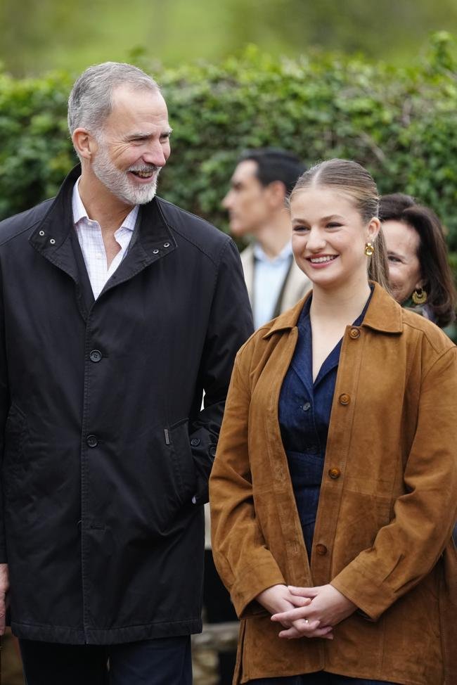 La princesa Leonor y el rey Felipe VI en Valdesoto, Pueblo Ejemplar de Asturias 2025