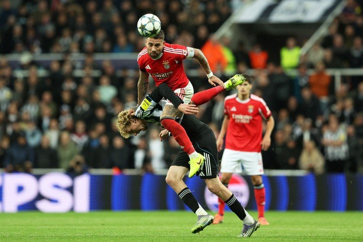 Ota fue titular en la visita de Benfica a Newcastle. (REUTERS)