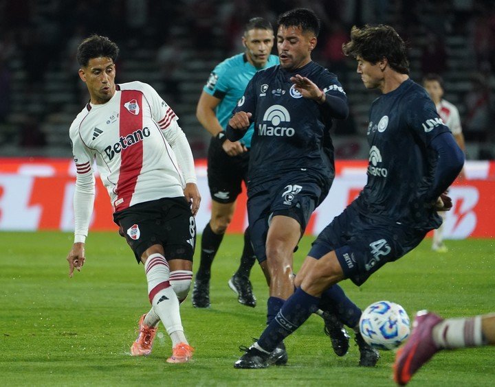 Batallando, Independiente Rivadavia se metió en la final (Juano Tesone).