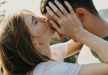 María Esclapez, psicóloga: «Sí tienes que silenciarte para que una relación funcione, quizá no deberías estar ahí»