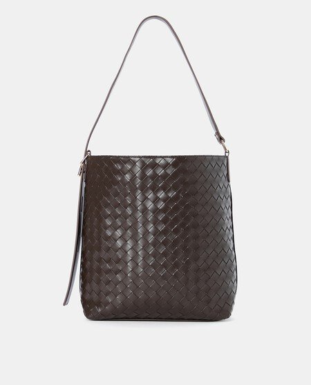 Los bolsos efecto piel en tendencia este otoño 2025 que parecen lujo silencioso pero cuestan menos de 30 euros en El Corte Inglés