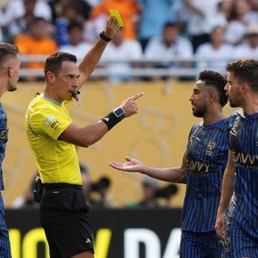 Dos referís argentinos candidatos a mejor del mundo