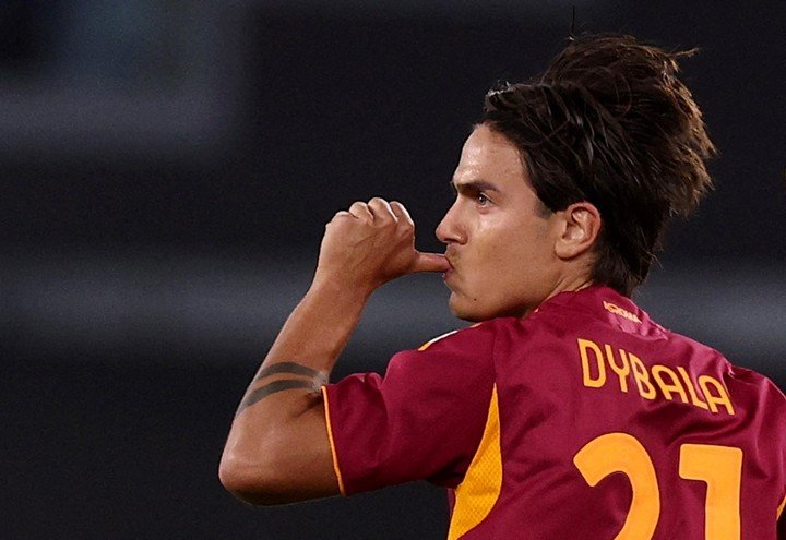 Juega la Roma de Paulo Dybala (REUTERS).