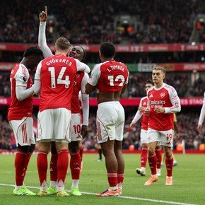 El extraño podio de la Premier League luego del triunfo del Arsenal