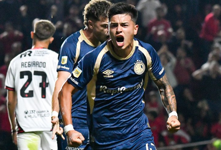 Los goles de Rodrigo Porcel ponen a Argentinos en Libertadores y sacan a River.