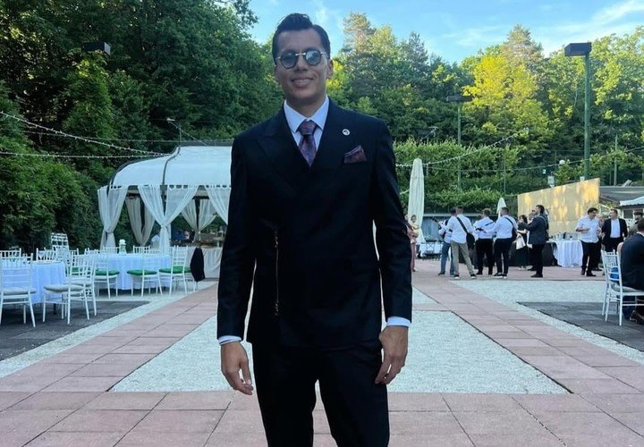 Sigali disfruta de la vida en Croacia.