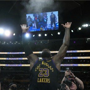Abran paso al Rey: LeBron James debutó en la temporada de la NBA 
