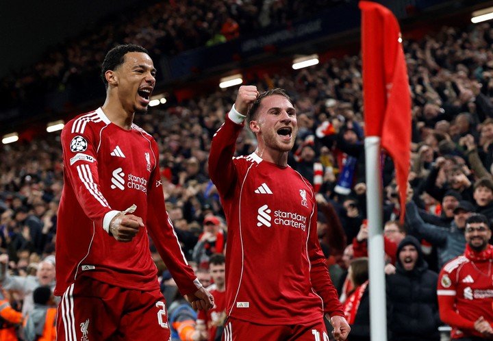 El festejo de Alexis. (REUTERS)