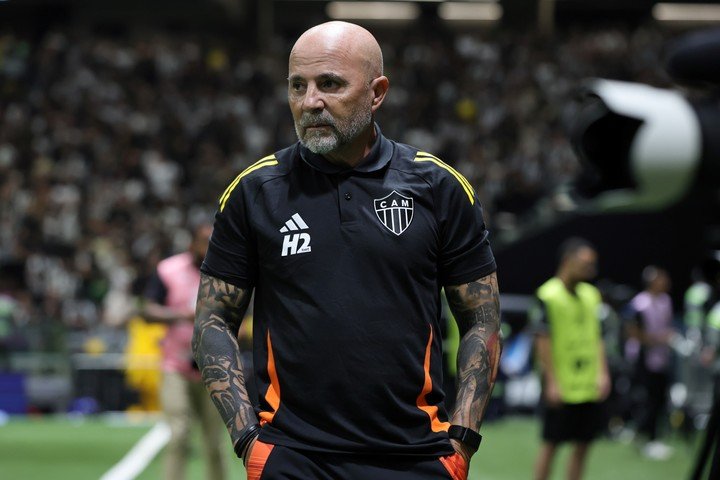 Sampaoli se mostró preocupado por el rendimiento del equipo (AP Photo).