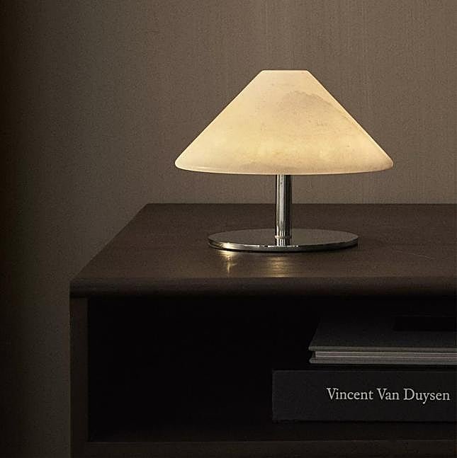 Lámpara de sobremesa, 59.95 euros en Zara Home.