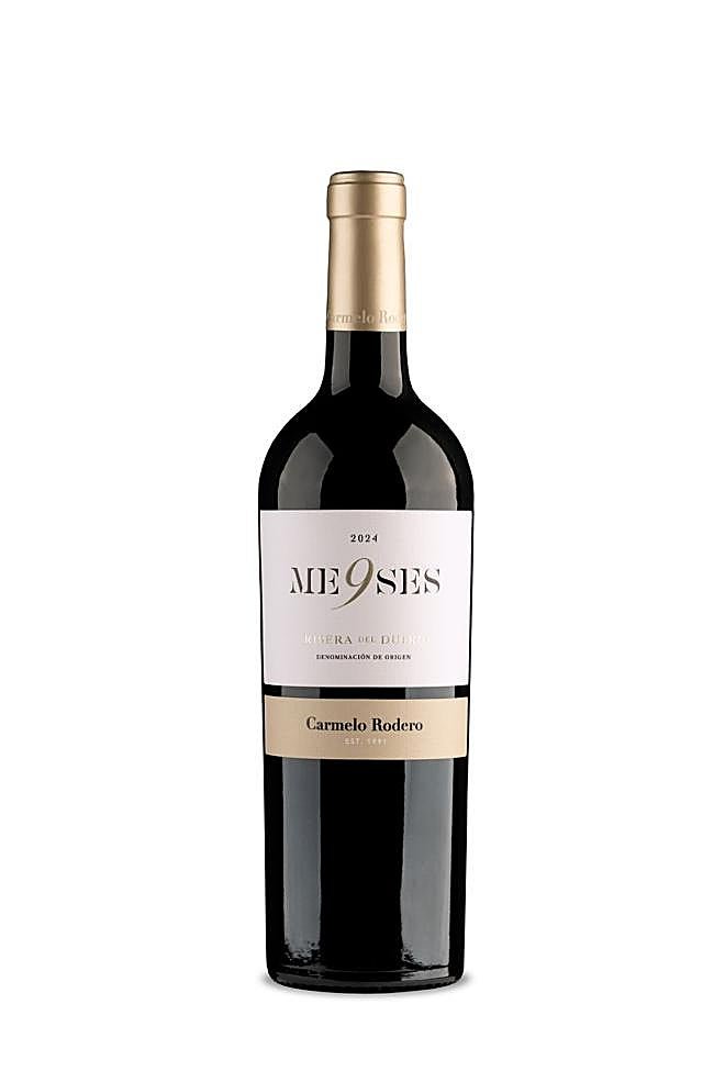 Botella del vino tinto Ribera del Duero, Carmelo Rodero 9 meses.