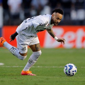 Casi 50 días después, Neymar volvió a jugar con Santos y la rompió