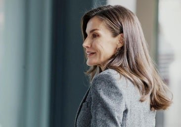 El tinte con barros que va a usar la reina Letizia para tapar las canas: henna marrón sin químicos que fortalece el pelo