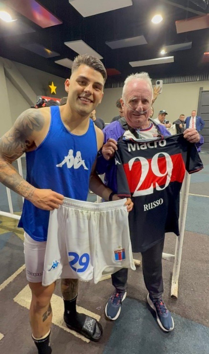 Nacho Russo y Diego, el fanático de Tigre.
Foto: @catigreoficial