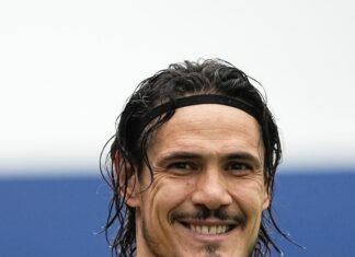El mensaje de Cavani en horas clave para definir su presencia ante River