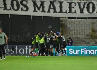 El posteo que hizo Riestra tras asegurar la clasificación a la Sudamericana y tener chances en la Libertadores