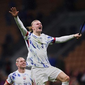 Haaland imparable: doblete en 15 segundos y Noruega al Mundial 2026
