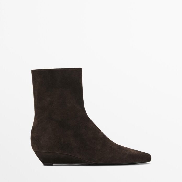 El truco para llevar tacones sin que se note son estos botines de piel con cuña comodísimos de Massimo Dutti