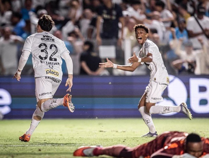 Palmeiras no pudo con Santos y quedó segundo (Prensa Santos).