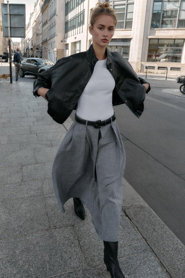 Falda gris de Zara (39,99 euros)