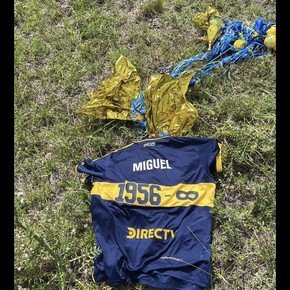 El increíble pueblo donde fue encontrada la camiseta homenaje a Russo y su emotivo descubrimiento