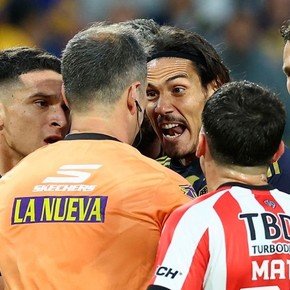 Echenique, el árbitro de Boca-Argentinos y el recuerdo de su pelea con Cavani: "Leé el reglamento..."