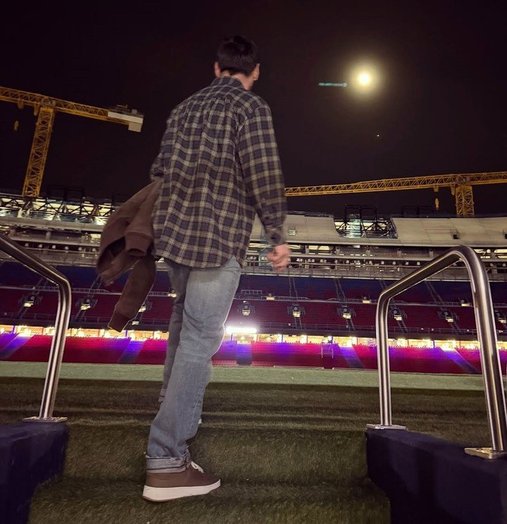 Messi se dio una vuelta por el remozado estadio del Barcelona.
