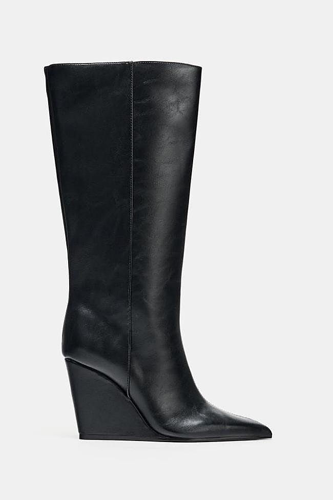 Botas negras de Zara (55,99 euros)