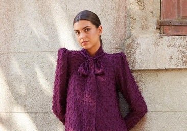 Vestidos de invitada para madrinas: qué tipo de diseños encajan en las bodas de otoño