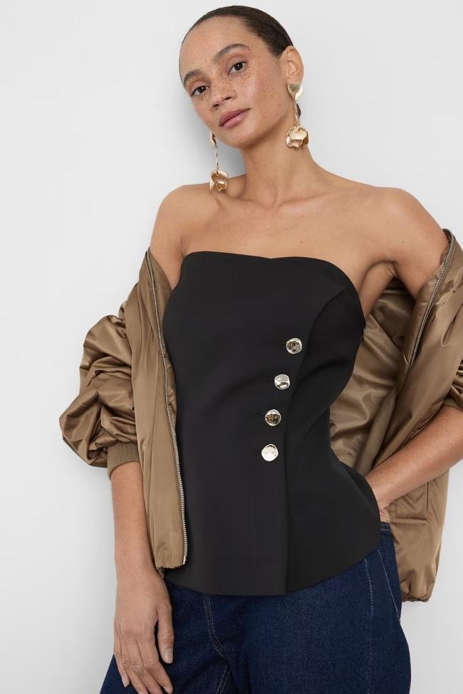 Top negro de Primark (18 euros)